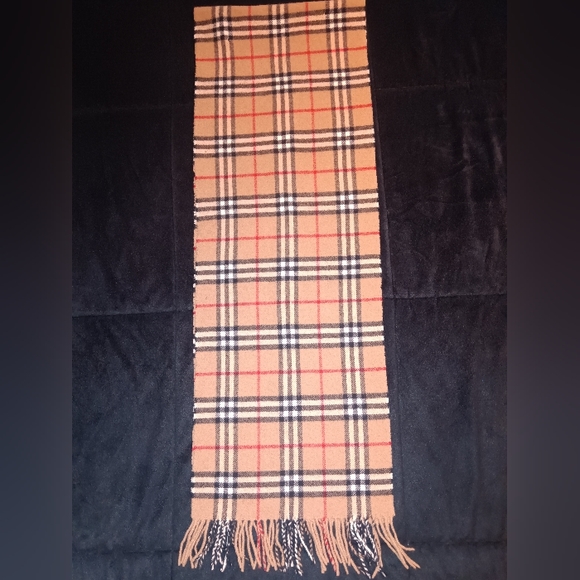 BURBERRY SCARF 🧣 - Picture 6 of 8